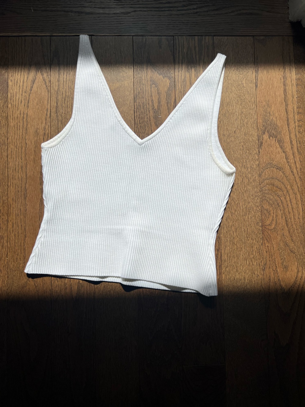 Aritzia Babaton White Ribbed V-Neck tank top